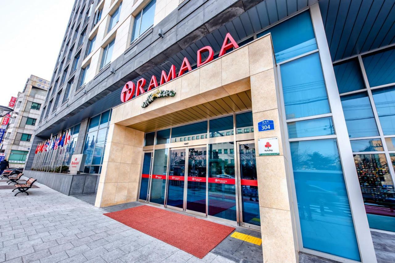 Ramada By Wyndham Jeju City Hall Buitenkant foto